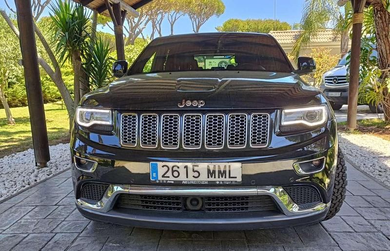 Schwarz Gebraucht 2017 Jeep Grand Cherokee Summit SUV | 26.900 € (Etwas zu teuer) - Bild 1/4