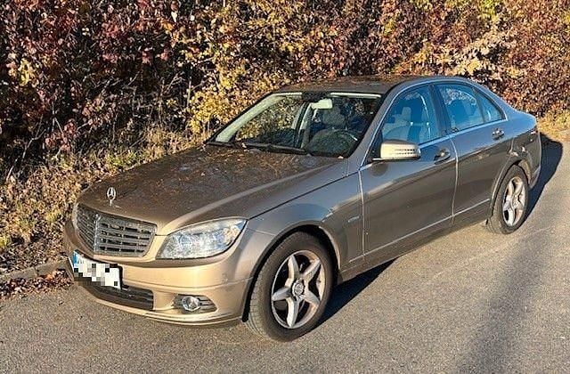Gebraucht Mercedes C180 156 PS (114 kW) 2011 Beige Limousine