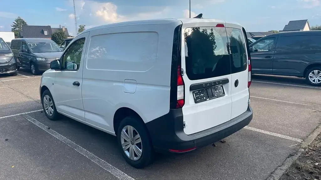 Neu VW Caddy 102 PS (75 kW) 2025 Weiß Van / Kleinbus