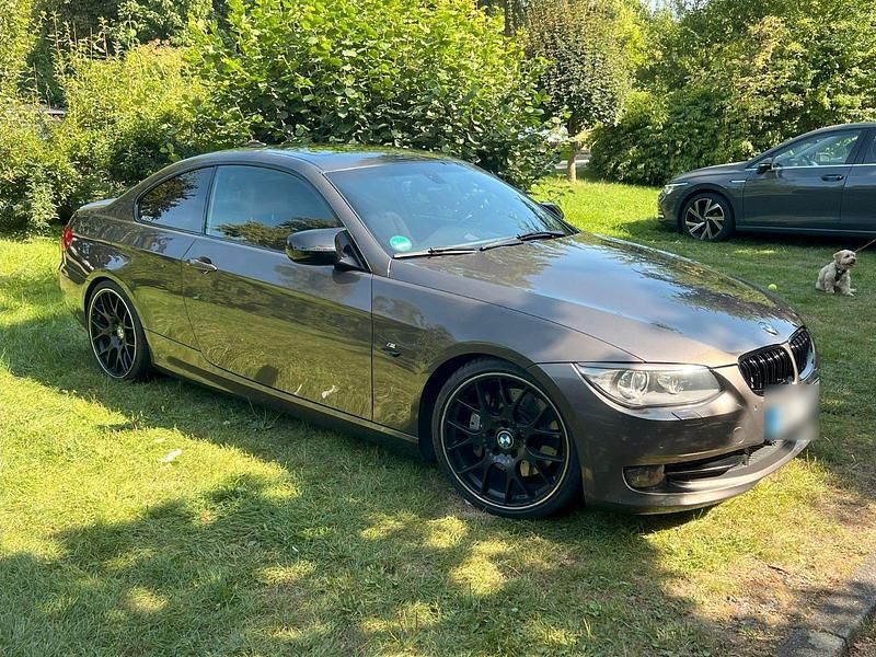 Gebraucht BMW 335 Performance 306 PS (225 kW) 2010 Braun Coupé