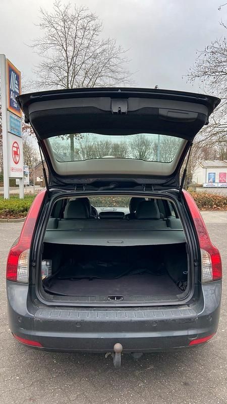 Gebraucht Volvo V50 Summum 109 PS (80 kW) 2010 Grau Kombi