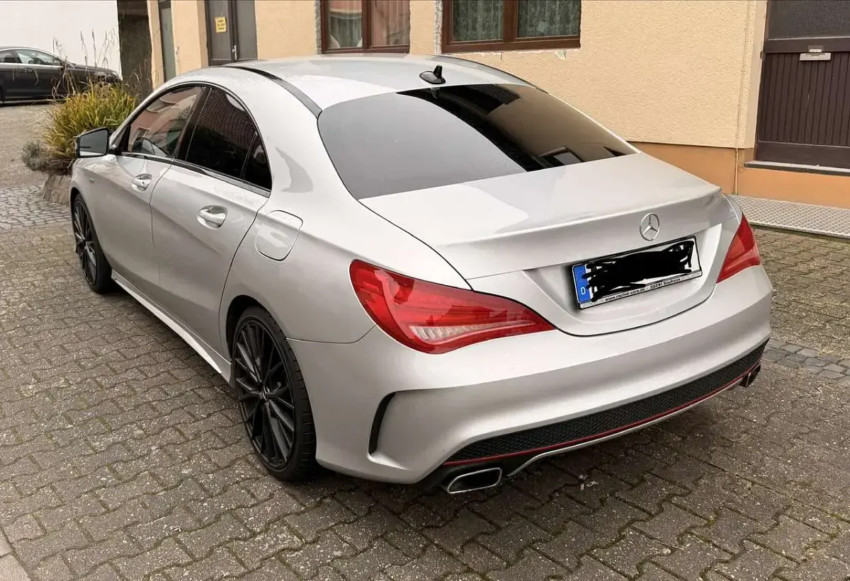 Gebraucht Mercedes CLA250 218 PS (160 kW) 2016 Grau Coupé