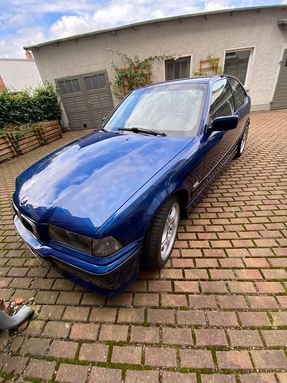 Second-hand BMW 323 170 CP (125 kW) 2000 Albastru Berlinǎ
