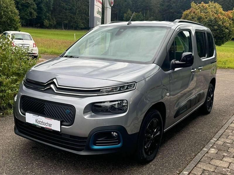 Gris artense Gebraucht 2023 Citroën e-Berlingo Shine Van / Kleinbus | 29.000 € (Teuer) - Bild 1/4