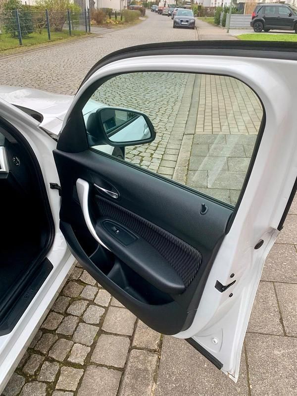 Gebraucht BMW 114 Advantage 2012 Weiß Kleinwagen