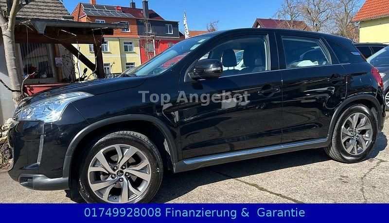 Gebraucht Citroën C4 Tendance 114 PS (83 kW) 2015 Schwarz SUV