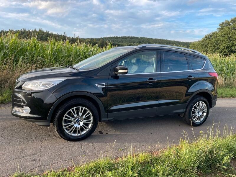 Schwarz Gebraucht 2014 Ford Kuga Titanium SUV | 8.999 € (Guter Preis) - Bild 1/4