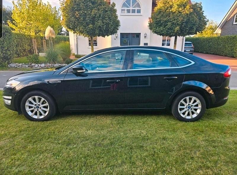 Schwarz Gebraucht 2012 Ford Mondeo Limousine | 5.200 € (Etwas zu teuer) - Bild 1/4
