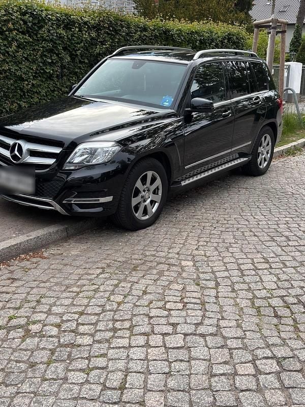 Schwarz Gebraucht 2013 Mercedes GLK220 SUV | 17.950 € (Etwas zu teuer) - Bild 1/4