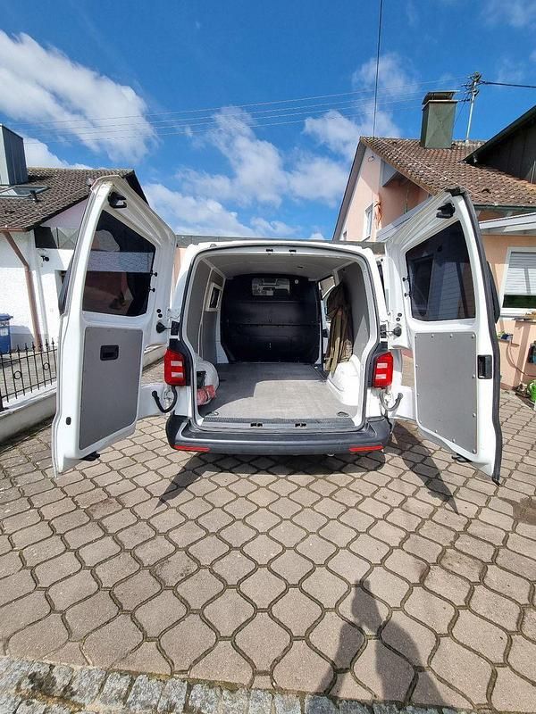 Second-hand VW Transporter 150 CP (110 kW) 2017 Alb Van