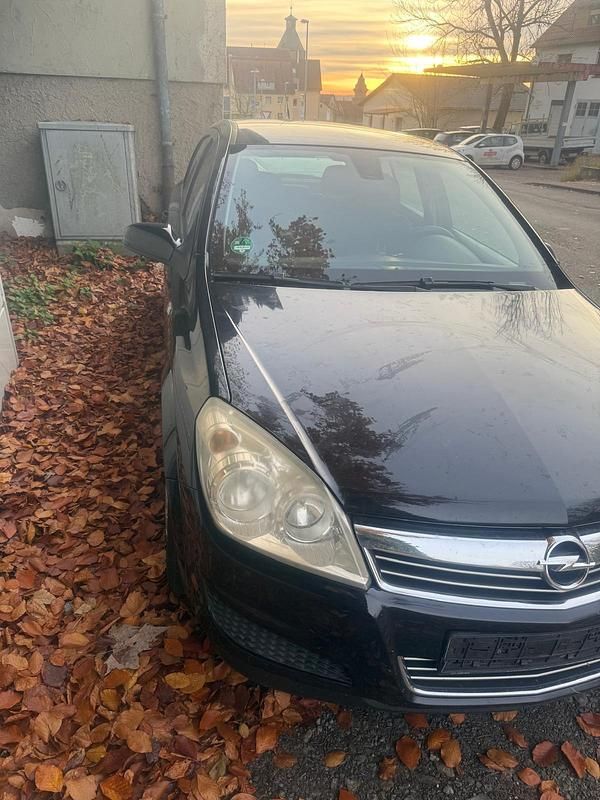 Schwarz Gebraucht 2007 Opel Astra Kleinwagen | 1.790 € (Fairer Preis) - Bild 1/4
