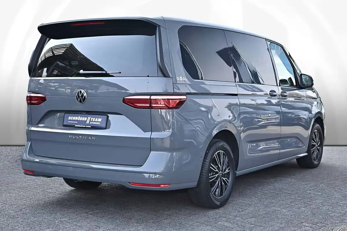 Gebraucht VW Multivan Goal 150 PS (110 kW) 2025 Grau Van / Kleinbus