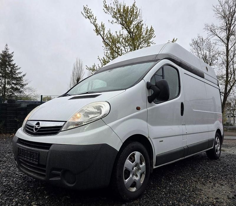 Gebraucht Opel Vivaro 114 PS (83 kW) 2012 Weiß Van / Kleinbus