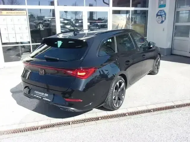 Gebraucht Cupra Leon 150 PS (110 kW) 2024 Midnight schwarz metallic Kombi