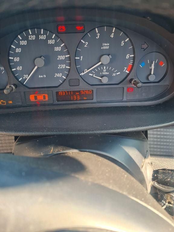 Gebraucht BMW 318 Cabriolet 143 PS (105 kW) 2004 Schwarz Cabrio