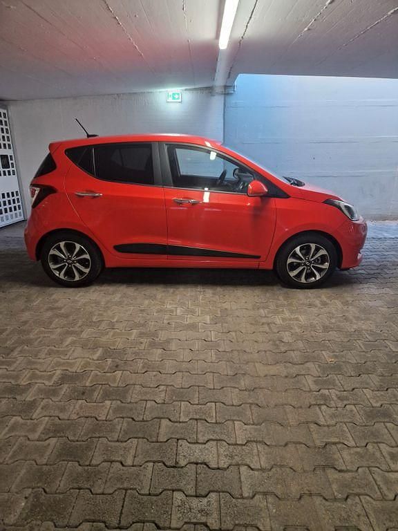 Gebraucht Hyundai i10 87 PS (63 kW) 2019 Rot Kleinwagen
