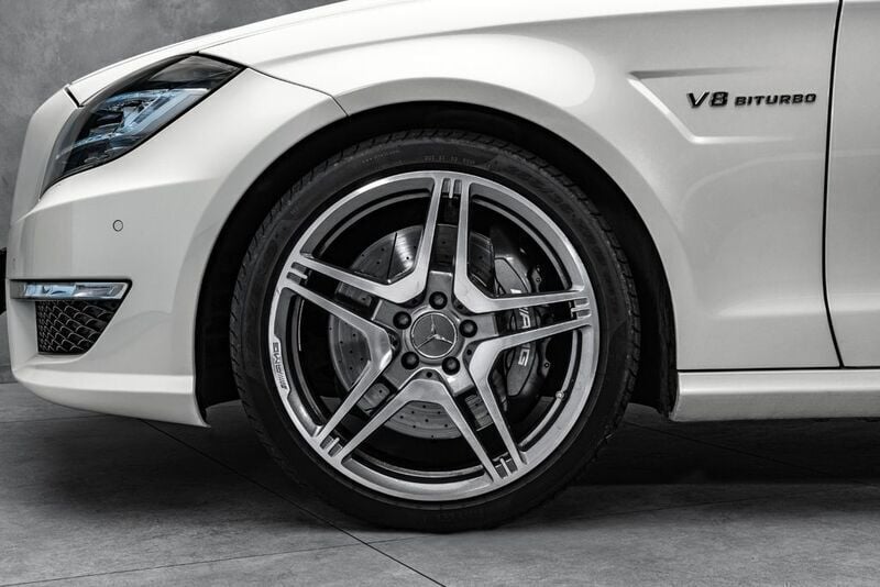 Gebraucht Mercedes CLS63 AMG AMG 525 PS (386 kW) 2012 Weiß Limousine