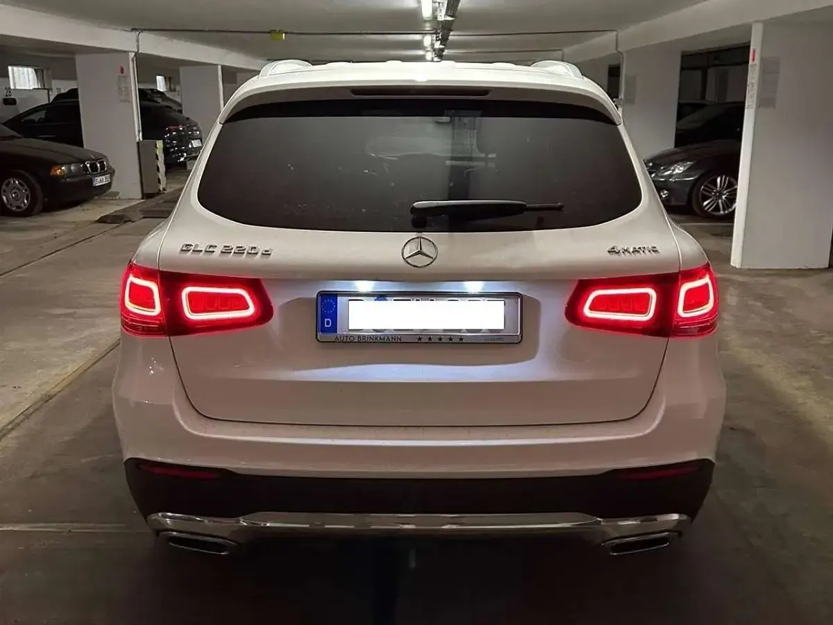 Gebraucht Mercedes GLC220 Exclusive 194 PS (142 kW) 2019 Weiß SUV