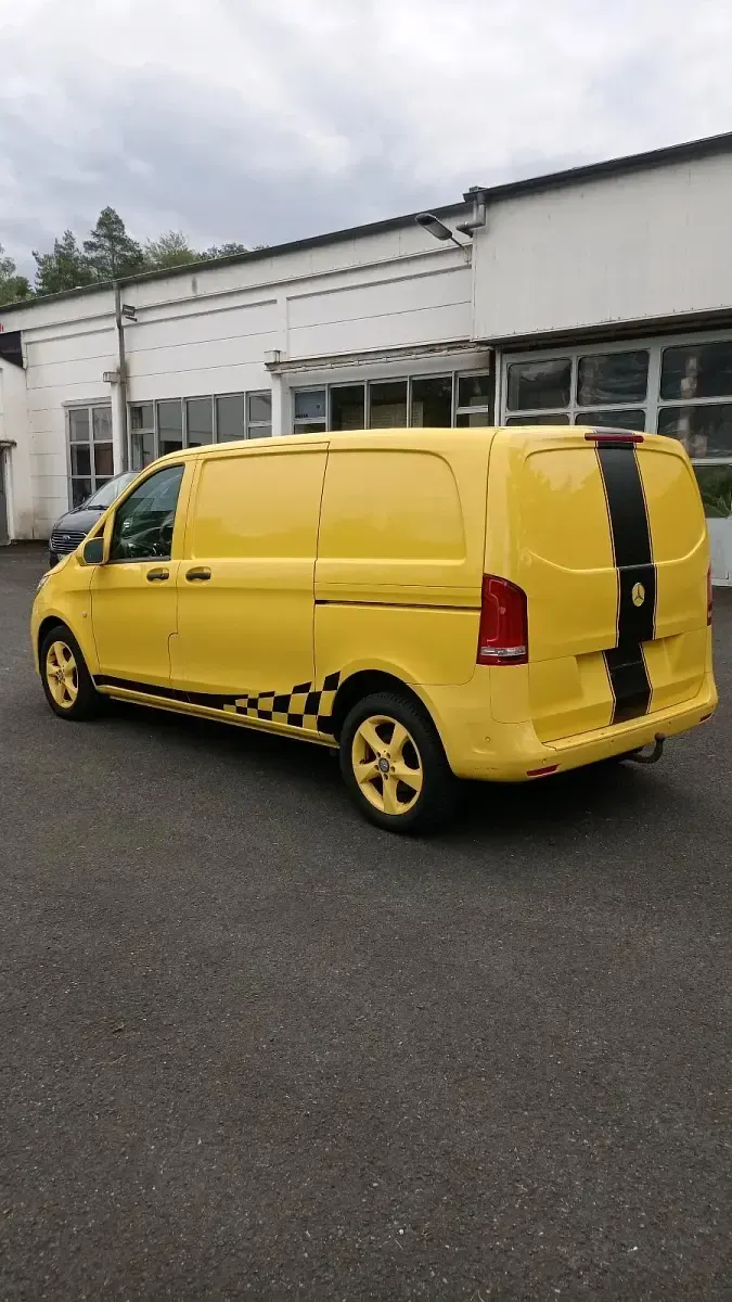 Gebraucht Mercedes Vito 190 PS (139 kW) 2017 Gelb Van