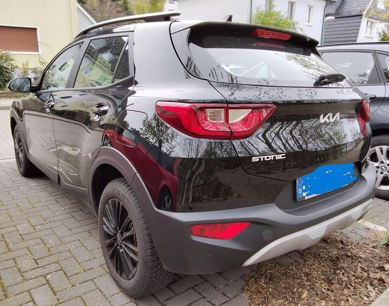 Gebraucht Kia Stonic Vision 84 PS (61 kW) 2023 Schwarz SUV