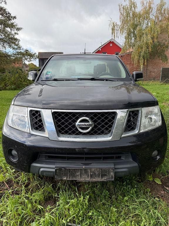 Schwarz Gebraucht 2012 Nissan Navara Abholung | 6.500 € - Bild 1/4