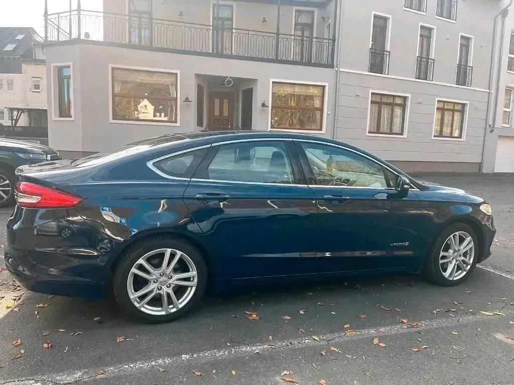 Gebraucht Ford Mondeo 140 PS (102 kW) 2019 Blau Limousine