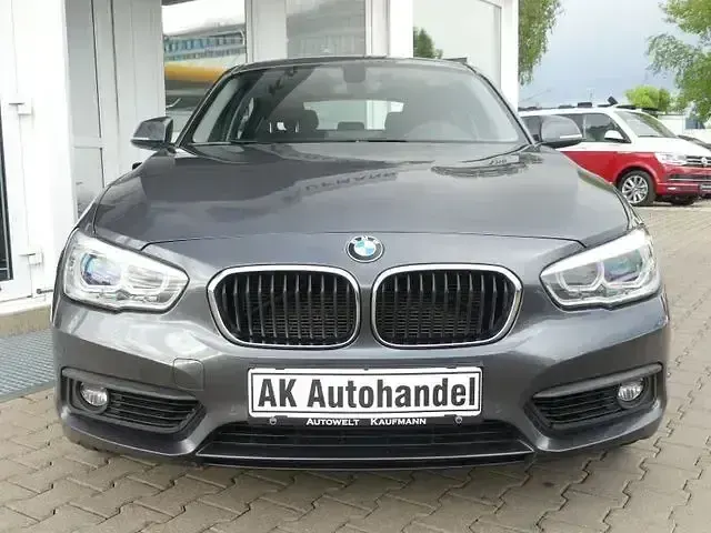 Gebraucht BMW 120 Advantage 190 PS (139 kW) 2017 Grau Kleinwagen