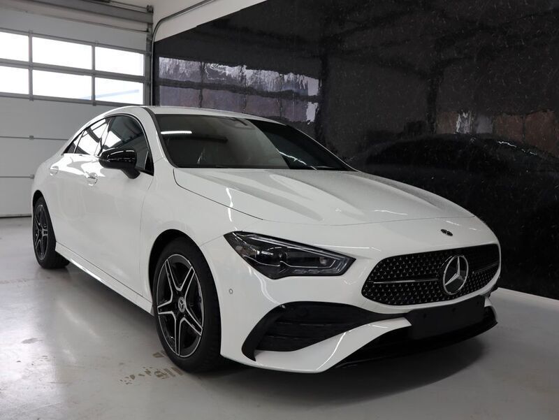 Weiß Neu 2025 Mercedes CLA200 AMG Coupé | 36.990 € (Superpreis) - Bild 1/4