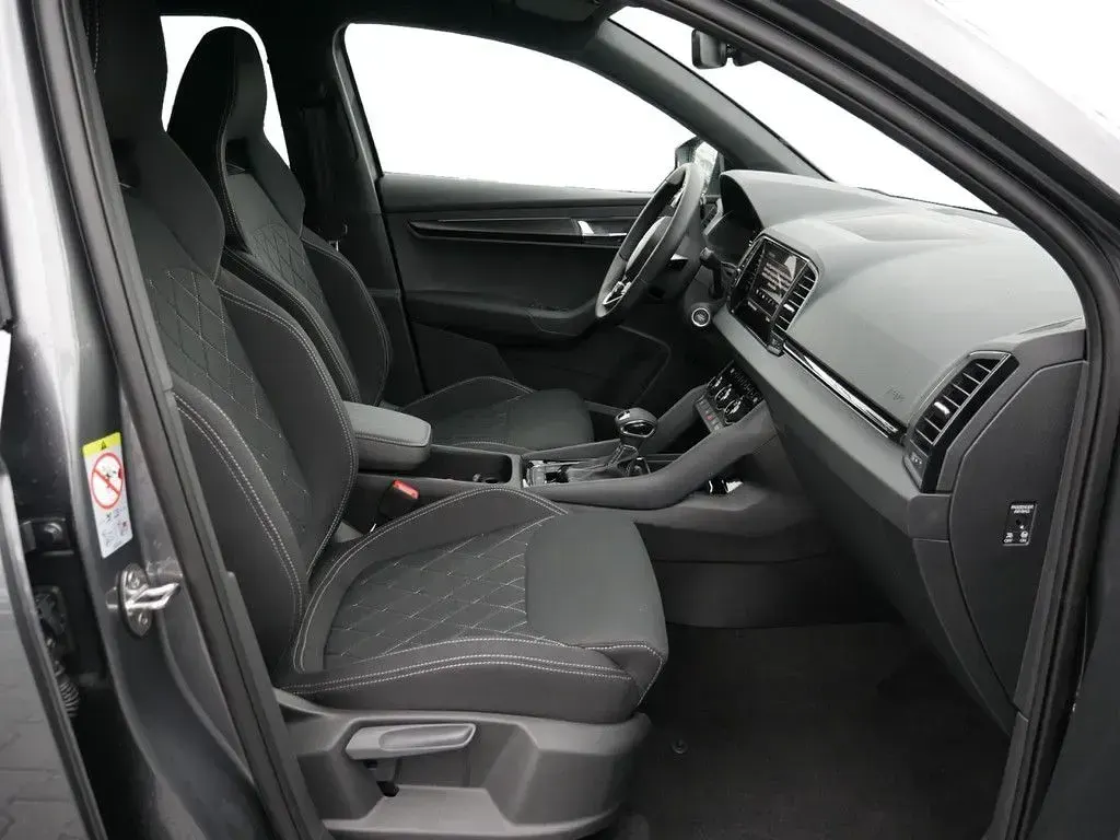 Gebraucht Skoda Karoq SportLine 150 PS (110 kW) 2026 Grau SUV