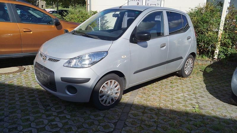 Silber Gebraucht 2010 Hyundai i10 Basis Kleinwagen | 1.200 € - Bild 1/4