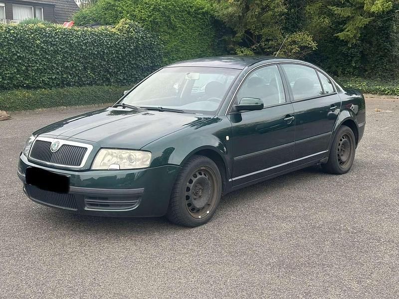 Grün Gebraucht 2003 Skoda Superb Limousine | 900 € (Superpreis) - Bild 1/4