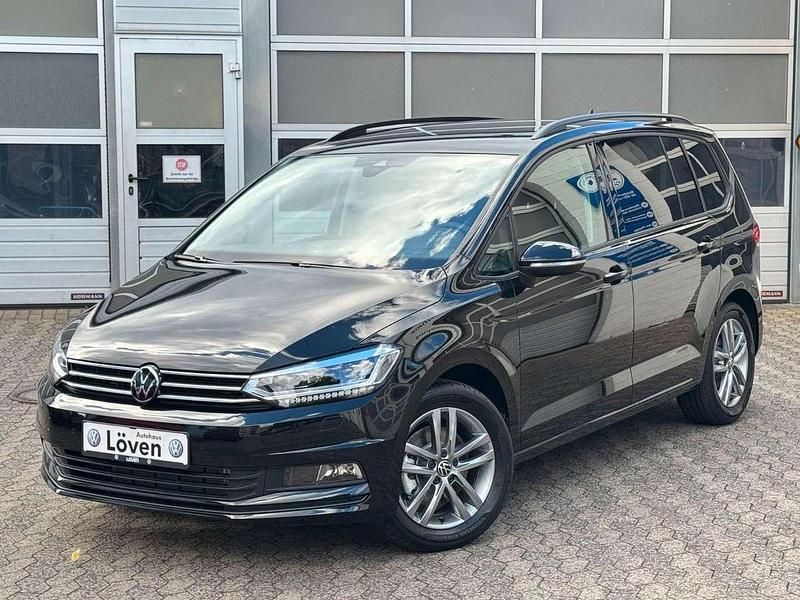 Grenadillschwarz Neu 2025 VW Touran Comfortline Van / Kleinbus | 35.990 € - Bild 1/4