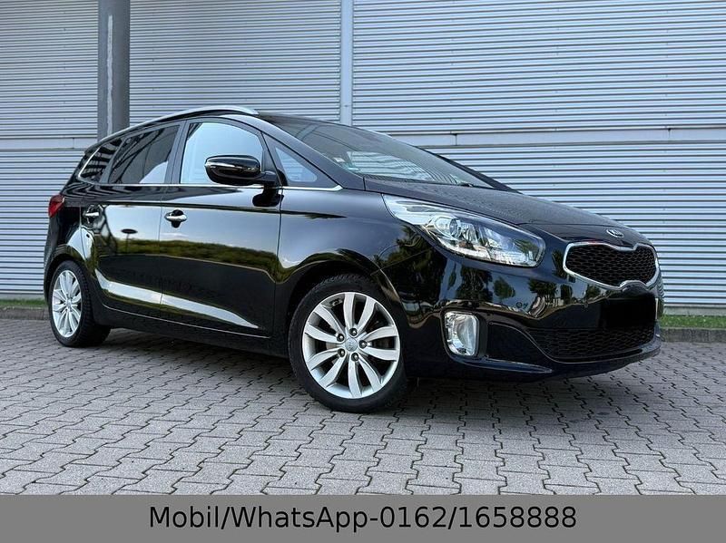 Schwarz Gebraucht 2016 Kia Carens 2 Van / Kleinbus | 7.999 € (Fairer Preis) - Bild 1/4