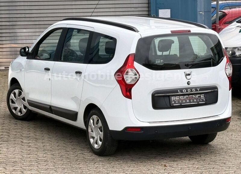 Gebraucht Dacia Lodgy 102 PS (75 kW) 2020 Weiß Van / Kleinbus