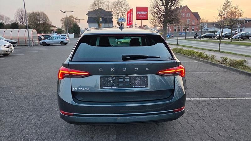 Gebraucht Skoda Octavia 150 PS (110 kW) 2021 Grau Kombi