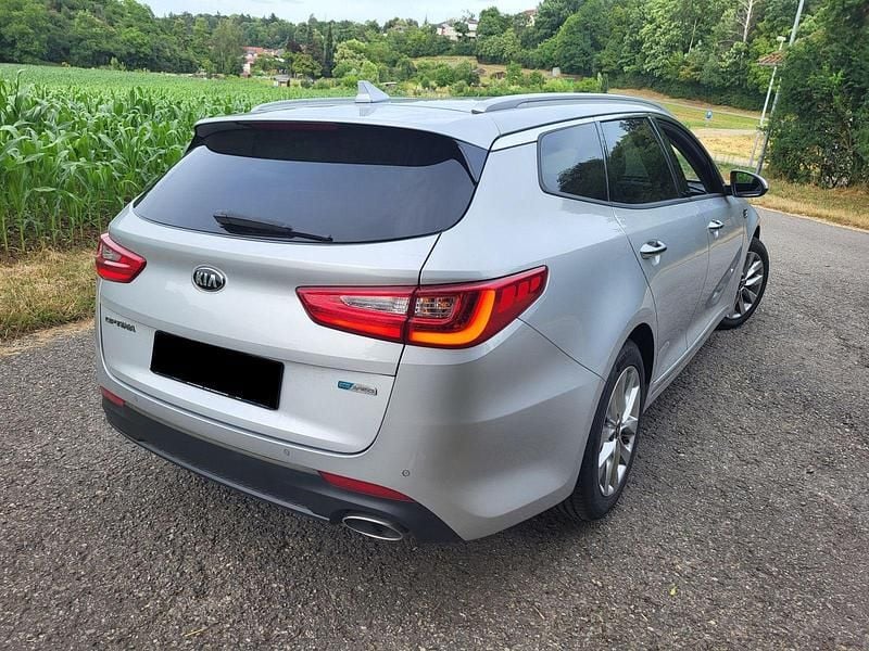 Gebraucht Kia Optima 141 PS (103 kW) 2018 Silber Kombi