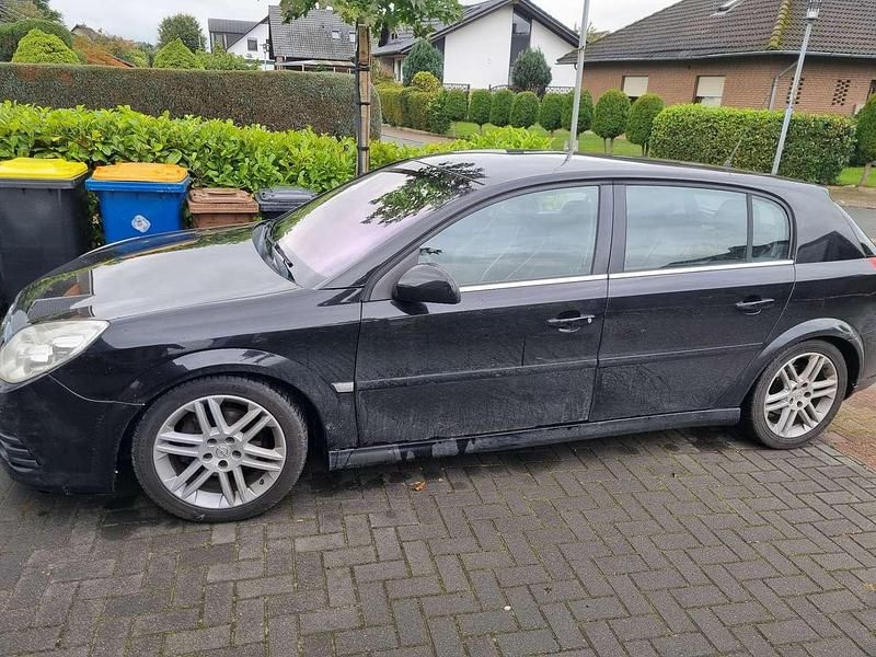 Gebraucht Opel Signum Edition 120 PS (88 kW) 2007 Schwarz Kleinwagen