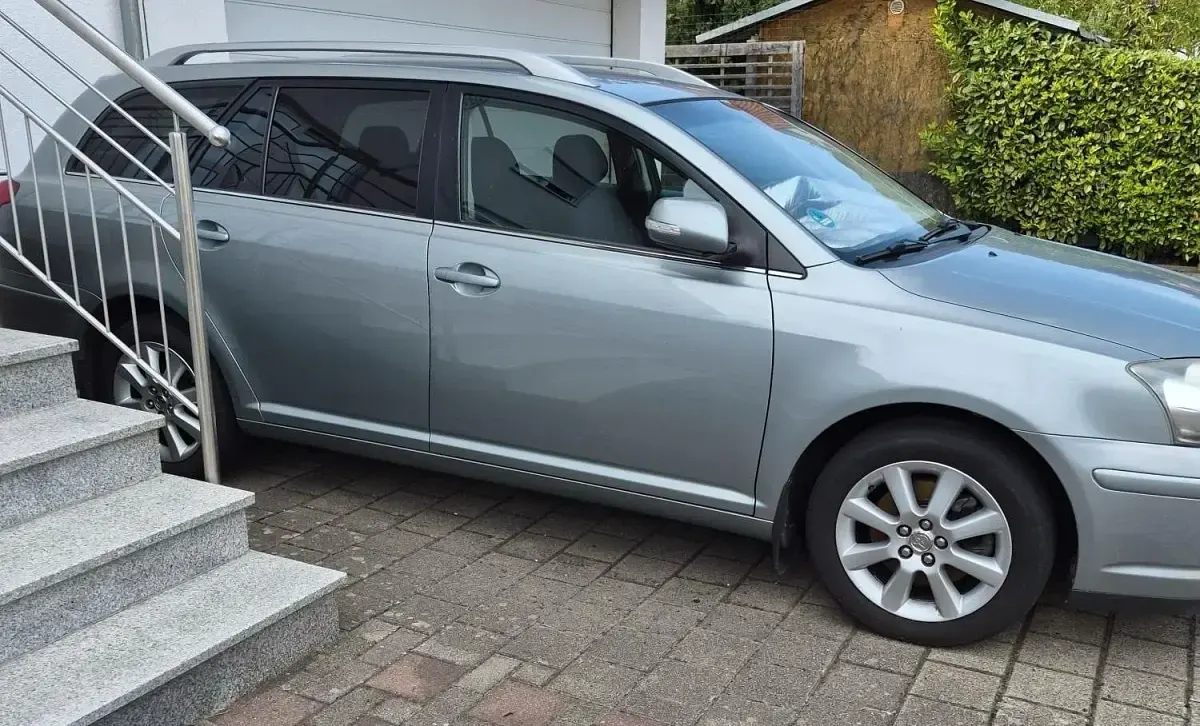 Gebraucht Toyota Avensis 126 PS (92 kW) 2007 Silber Kombi