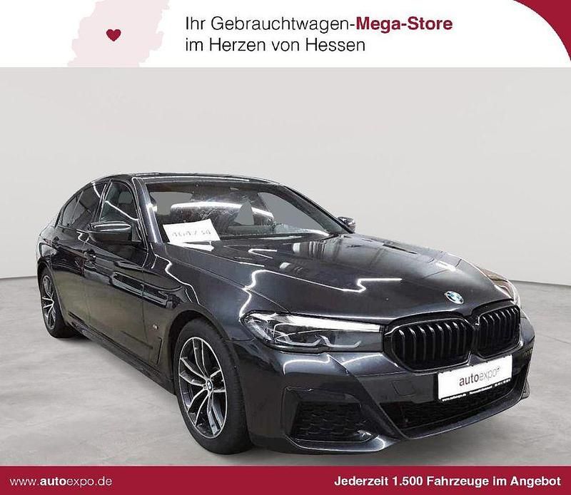 Sophistograu brillanteffekt metallic Gebraucht 2022 BMW 520 M Sport Limousine | 26.190 € (Fairer Preis) - Bild 1/4