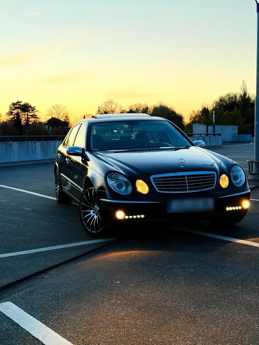 Gebraucht Mercedes E55 AMG 273 PS (200 kW) 2005 Blau Limousine