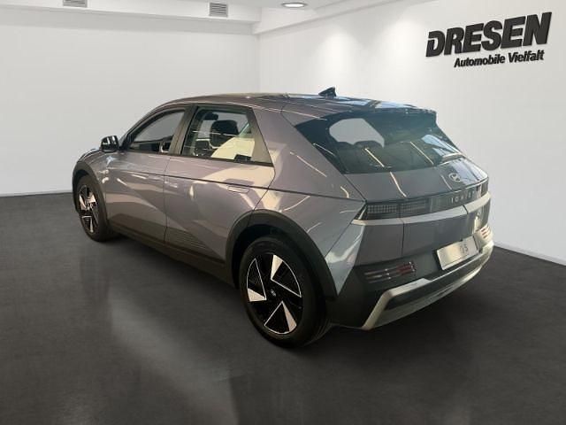 Neu Hyundai Ioniq Dynamiq 167 kW (228 PS) 2025 Meta blue / mic Kleinwagen