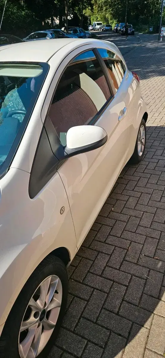 Gebraucht Ford Ka 69 PS (50 kW) 2013 Weiß Kleinwagen