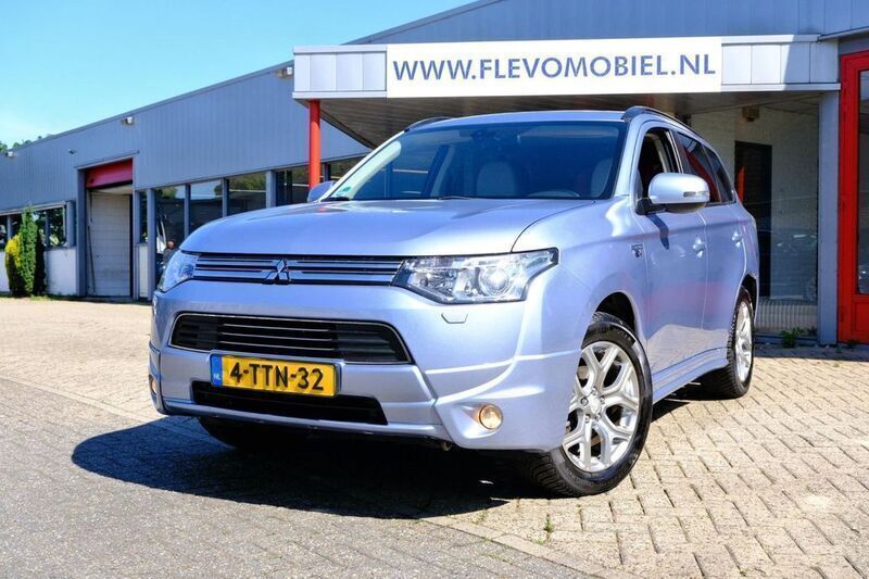 Blau Gebraucht 2014 Mitsubishi Outlander P-HEV Instyle SUV | 12.450 € (Fairer Preis) - Bild 1/4