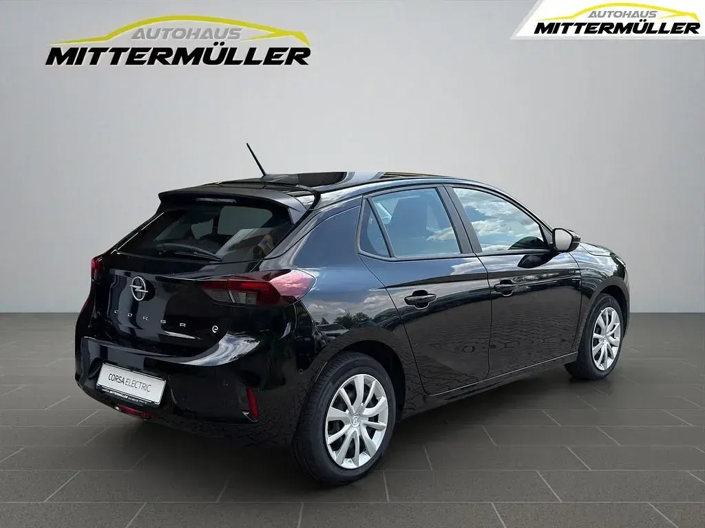 Gebraucht Opel Corsa-e 100 kW (136 PS) 2024 Karbonschwarz Kleinwagen