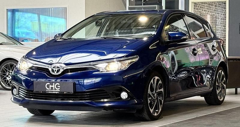 Gebraucht Toyota Auris Design 99 PS (72 kW) 2015 Blau Limousine