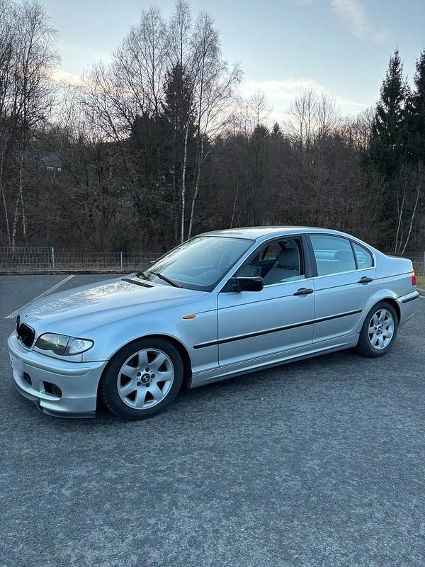 Gebraucht BMW 318 143 PS (105 kW) 2002 Silber Limousine