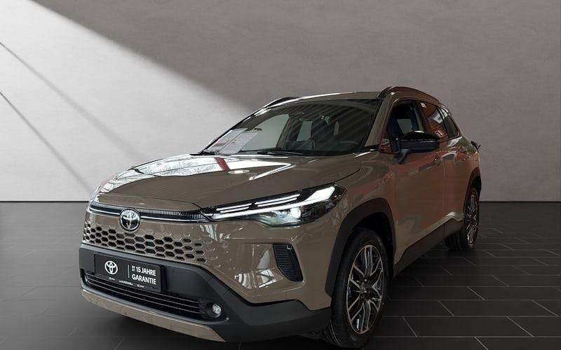 Neu Toyota Corolla Cross Team 180 PS (132 kW) 2026 Beige SUV