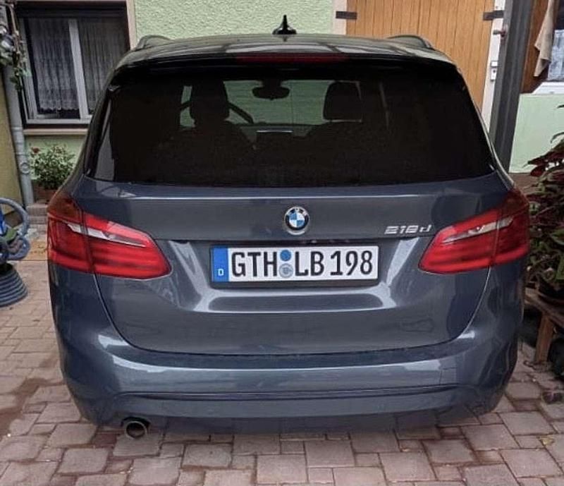Gebraucht 2015 BMW 218 Active Tourer Sport Line Van / Kleinbus | 13.900 € (Teuer) - Bild 1/4