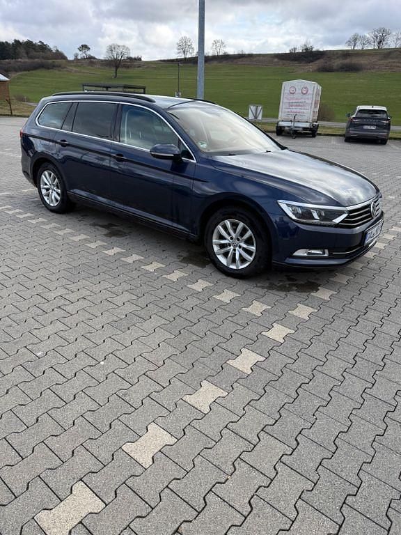 Gebraucht VW Passat Highline 190 PS (139 kW) 2015 Blau Kombi