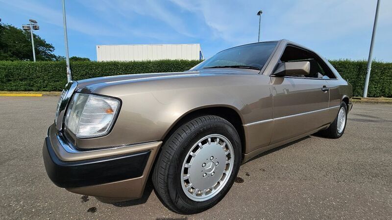 Beige Gebraucht 1990 Mercedes E300 Coupé | 10.800 € - Bild 1/4